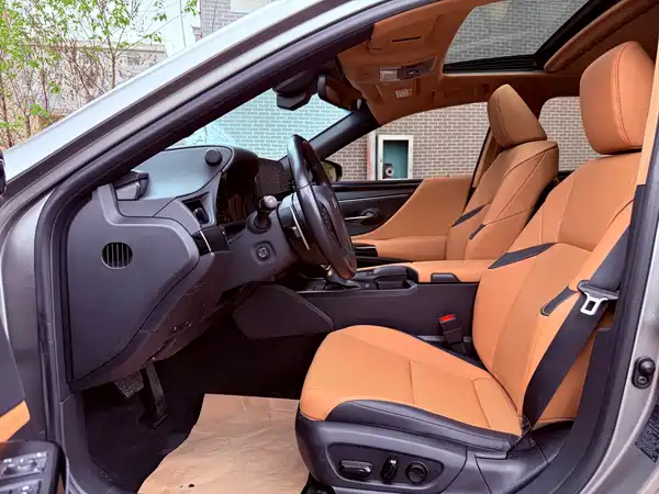 Lexus ES 2021