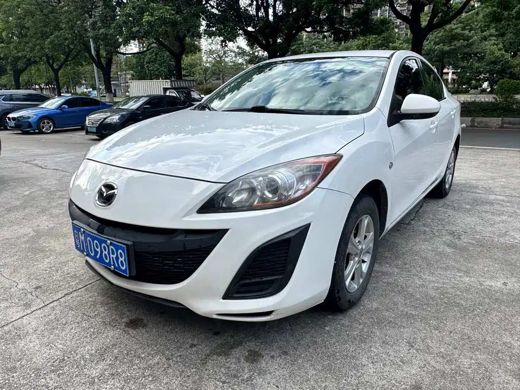 Mazda 3 Xingcheng 2013 — фото 1