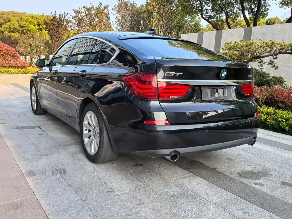 BMW 5 Series GT 2013 — фото 6