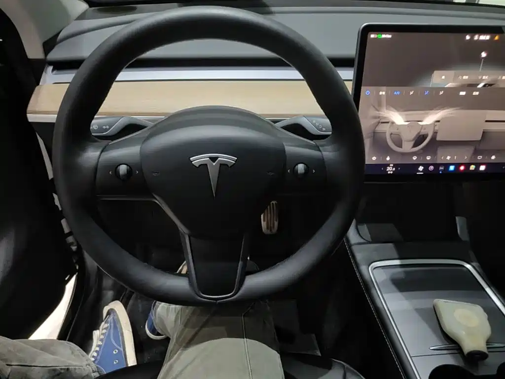 Tesla Model Y 2022 — фото 11