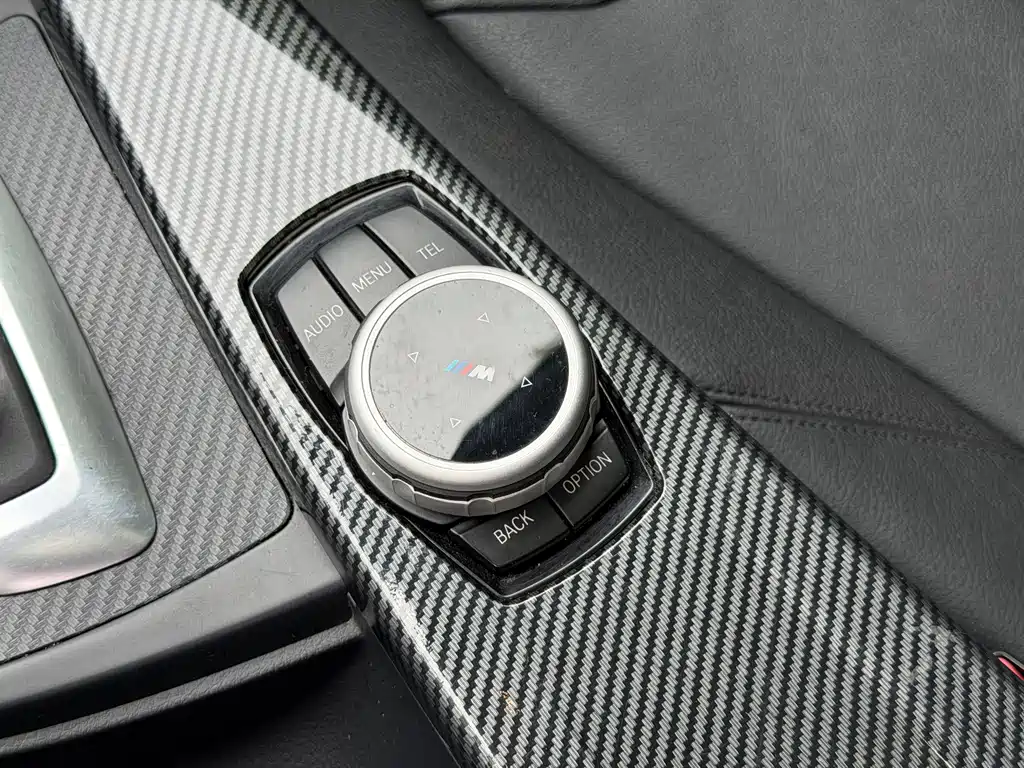 BMW 3 Series 2015 — фото 30