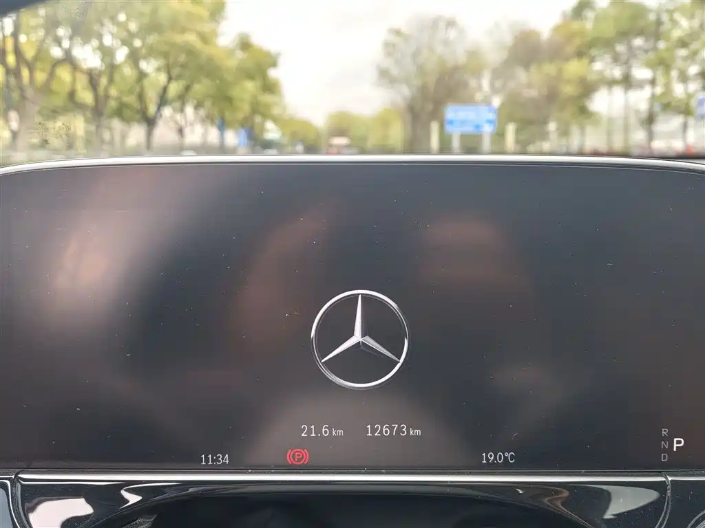 Mercedes-Benz E-Class 2025 — фото 13