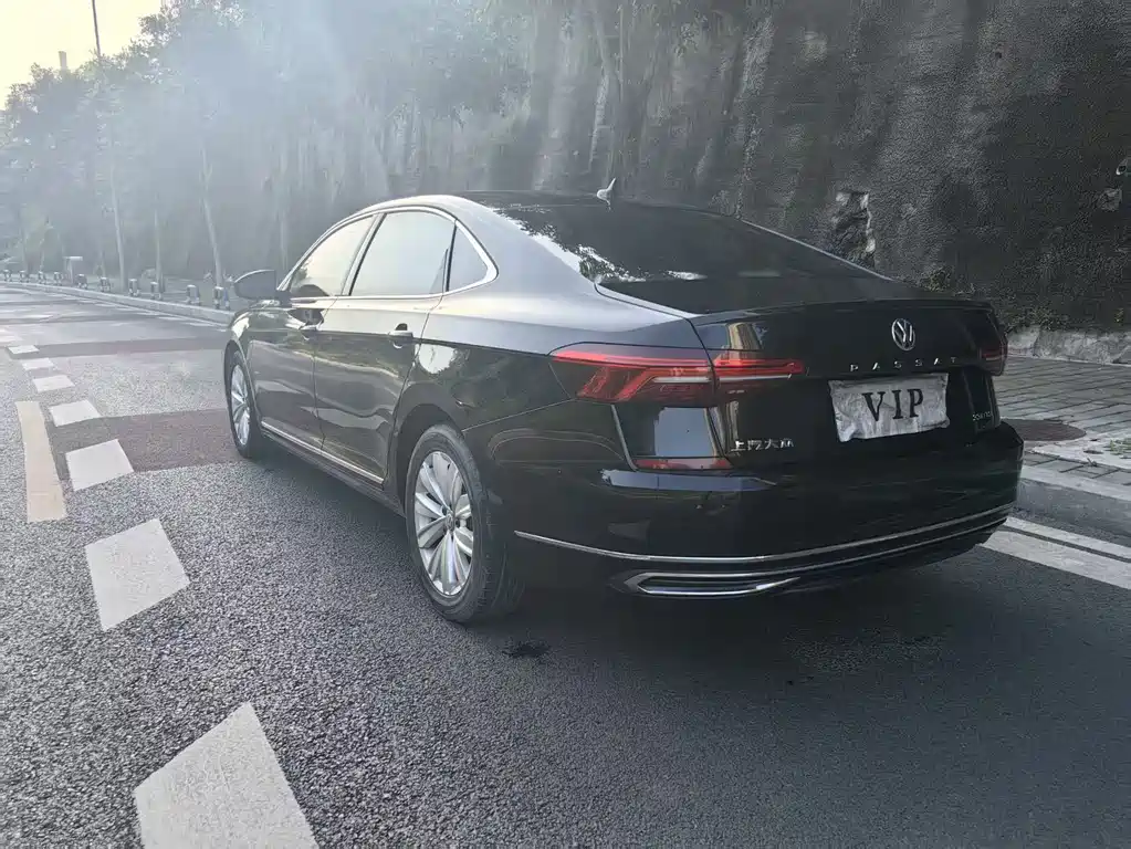 Volkswagen Passat 2021 — фото 16
