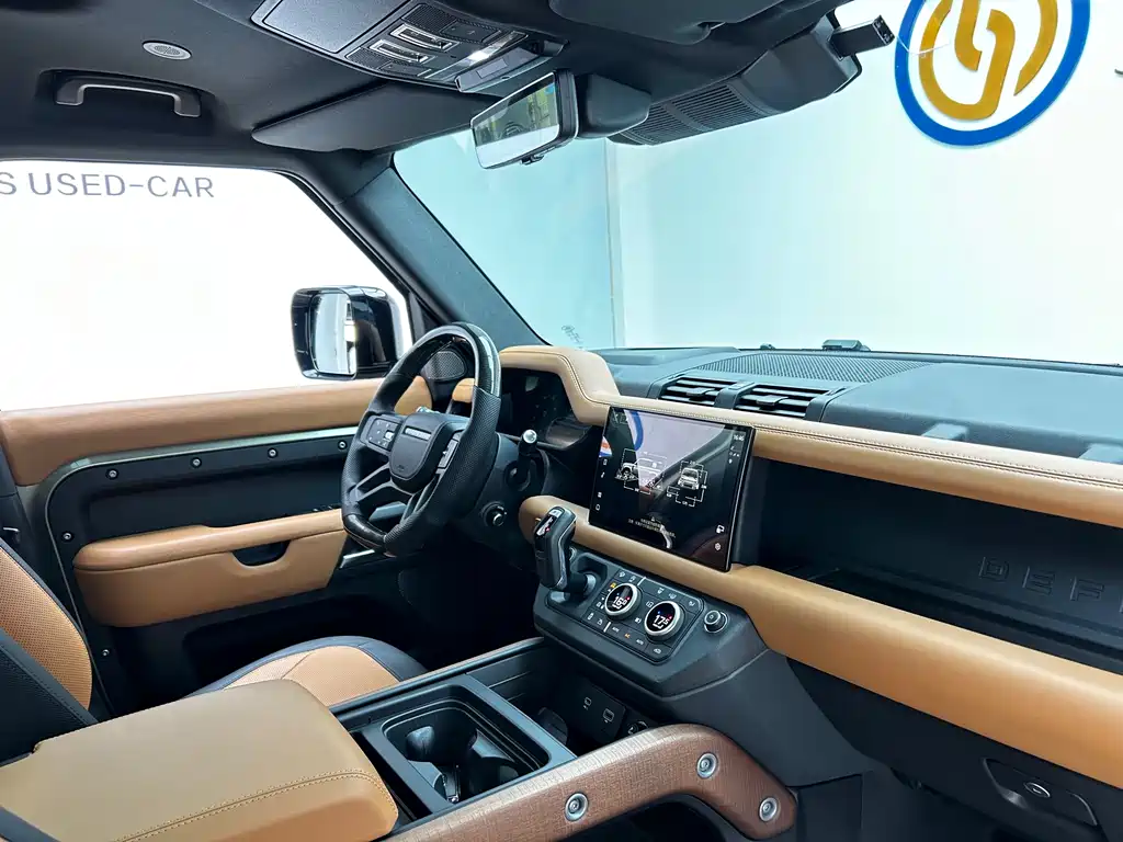Land Rover Defender 2022 — фото 24