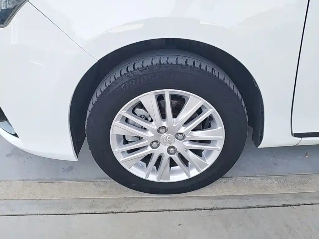 Toyota Yaris L 2019 — фото 23