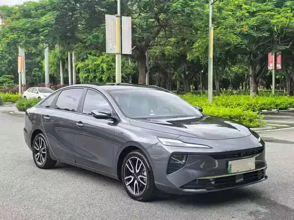 Roewe D6 2025