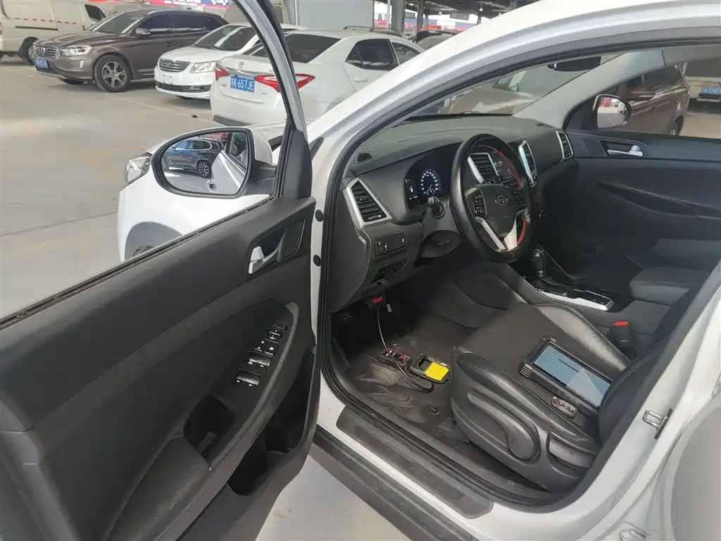 Hyundai Tucson 2017 — фото 12
