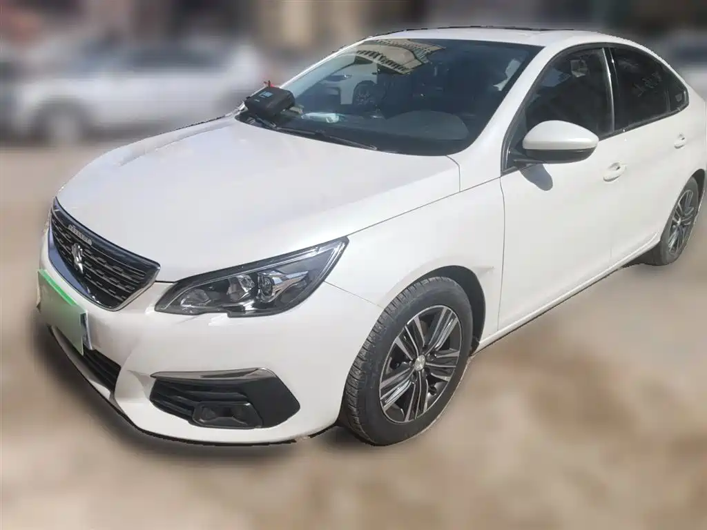 Peugeot 308 2018 — фото 1