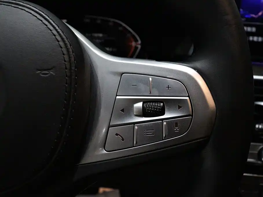 BMW 5 Series 2023 — фото 15