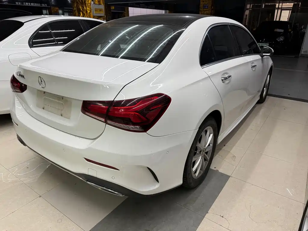 Mercedes-Benz A-Class 2019 — фото 15