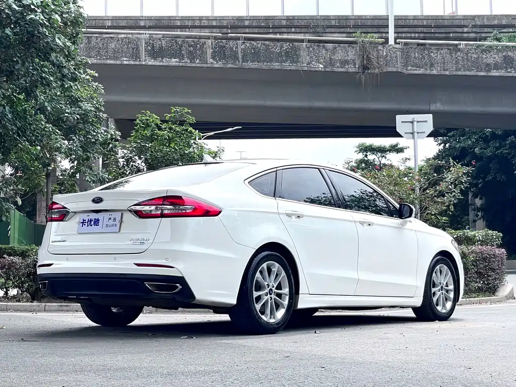 Ford Mondeo 2022 — фото 4