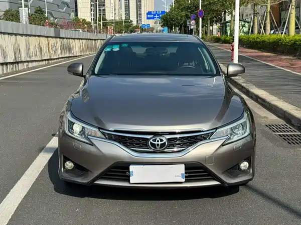 Toyota Reiz 2014