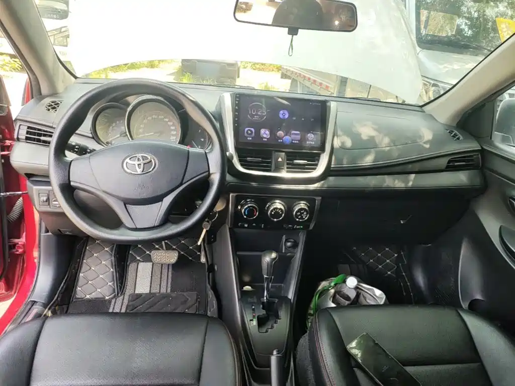 Toyota Yaris L 2020 — фото 10