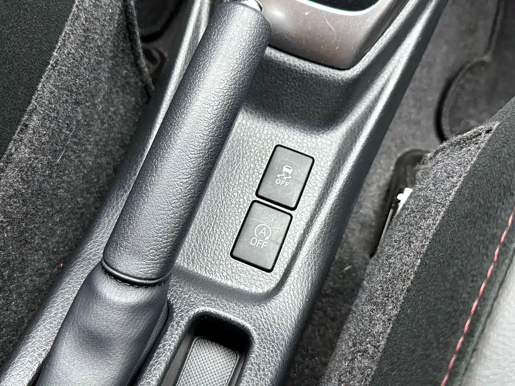 Toyota Yaris L 2021 — фото 17