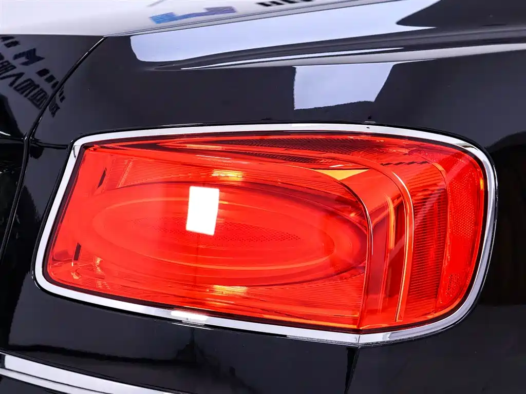 Bentley Flying Spur 2016 — фото 9