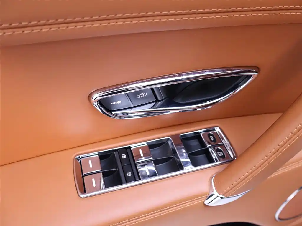 Bentley Flying Spur 2016 — фото 15
