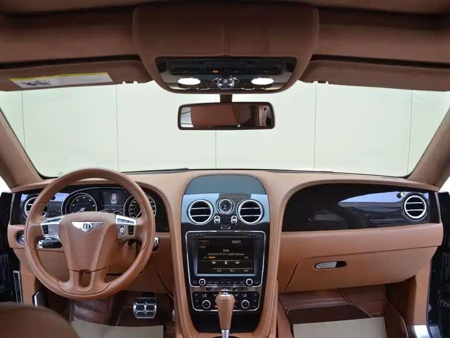 Bentley Flying Spur 2017 — фото 15