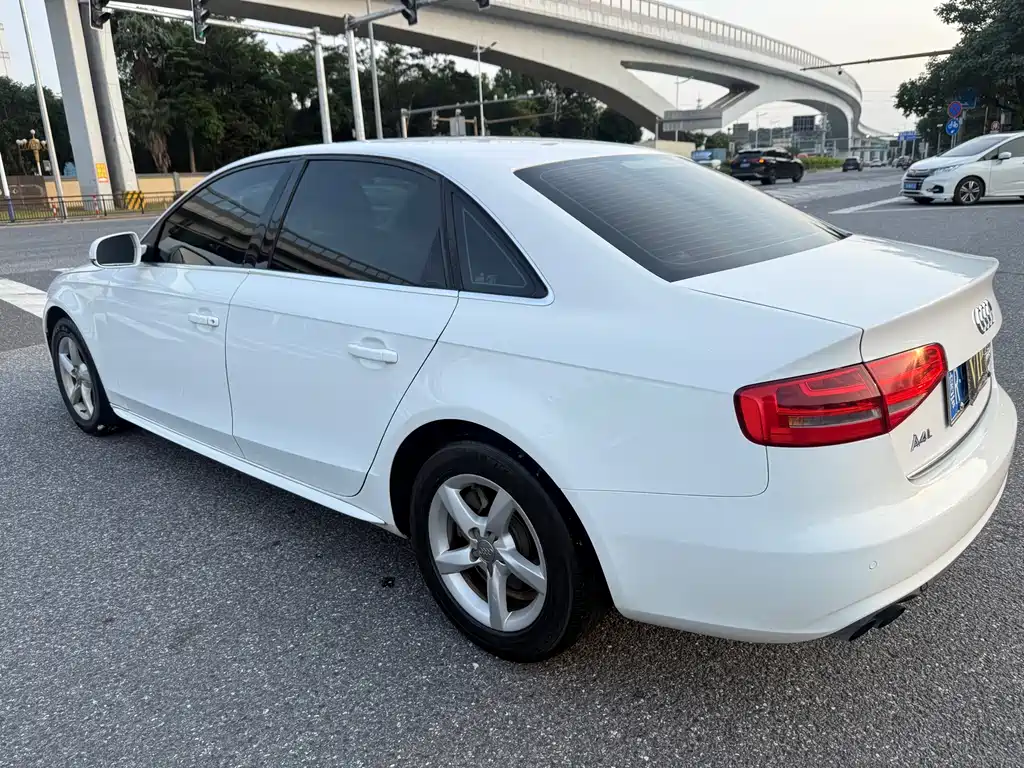 Audi A4L 2013 — фото 7