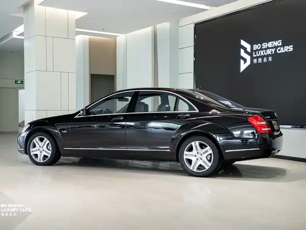 Mercedes-Benz S-Class 2010