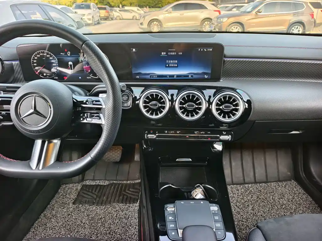 Mercedes-Benz A-Class 2023 — фото 13