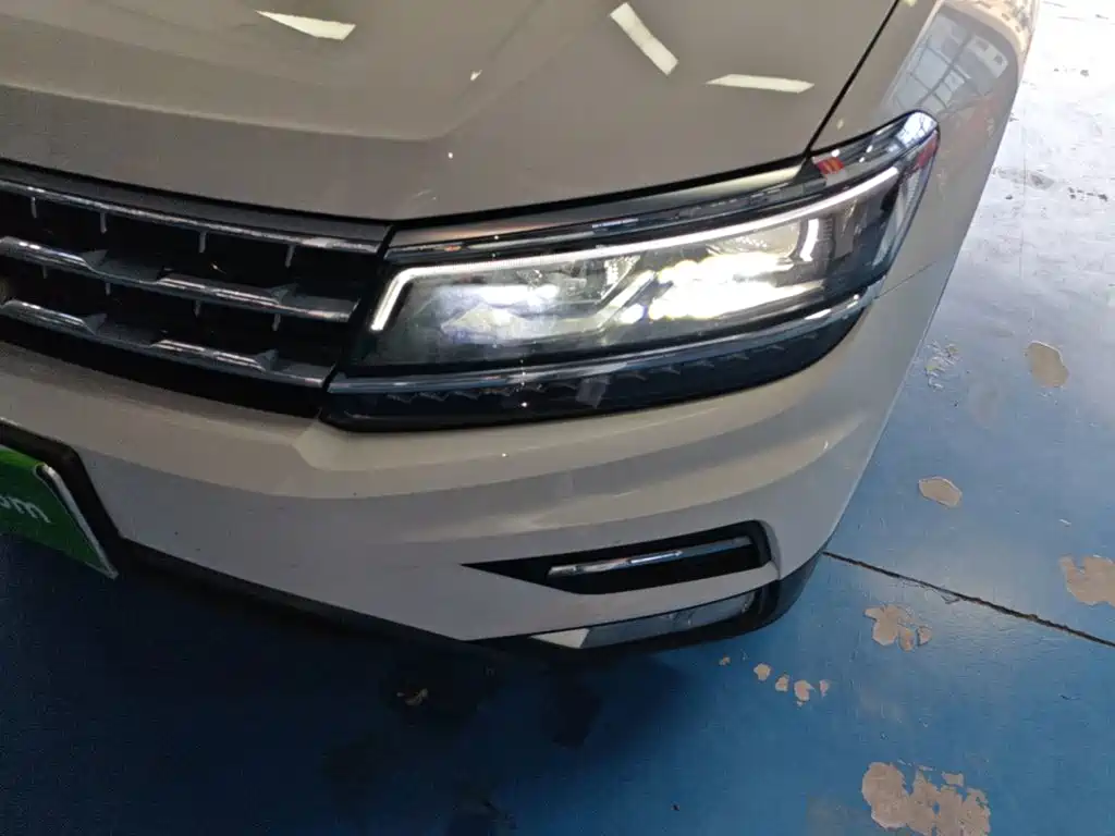 Volkswagen Tiguan L 2017 — фото 18