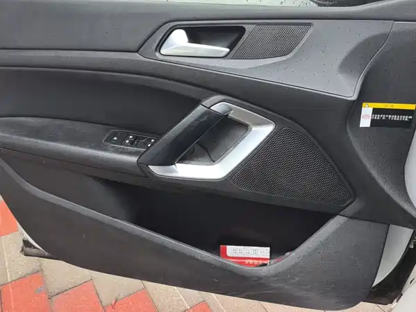 Peugeot 408 2015