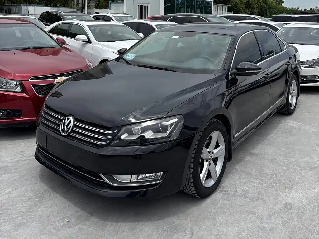 Volkswagen Passat 2014 — фото 1