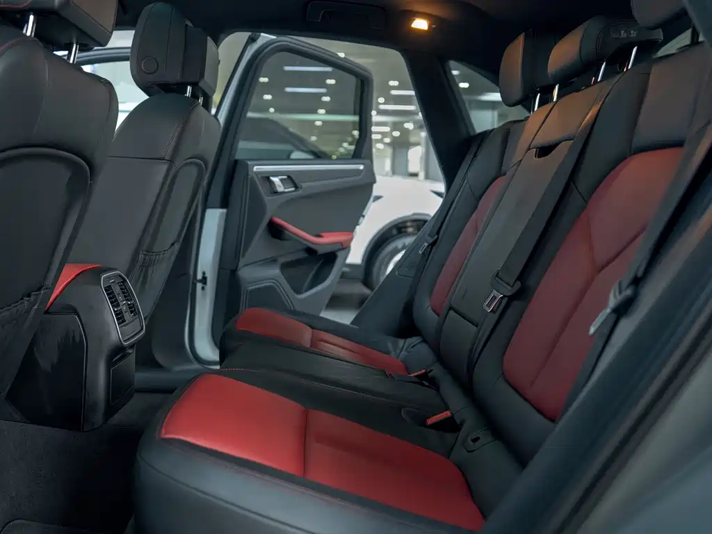 Porsche Macan 2016 — фото 13