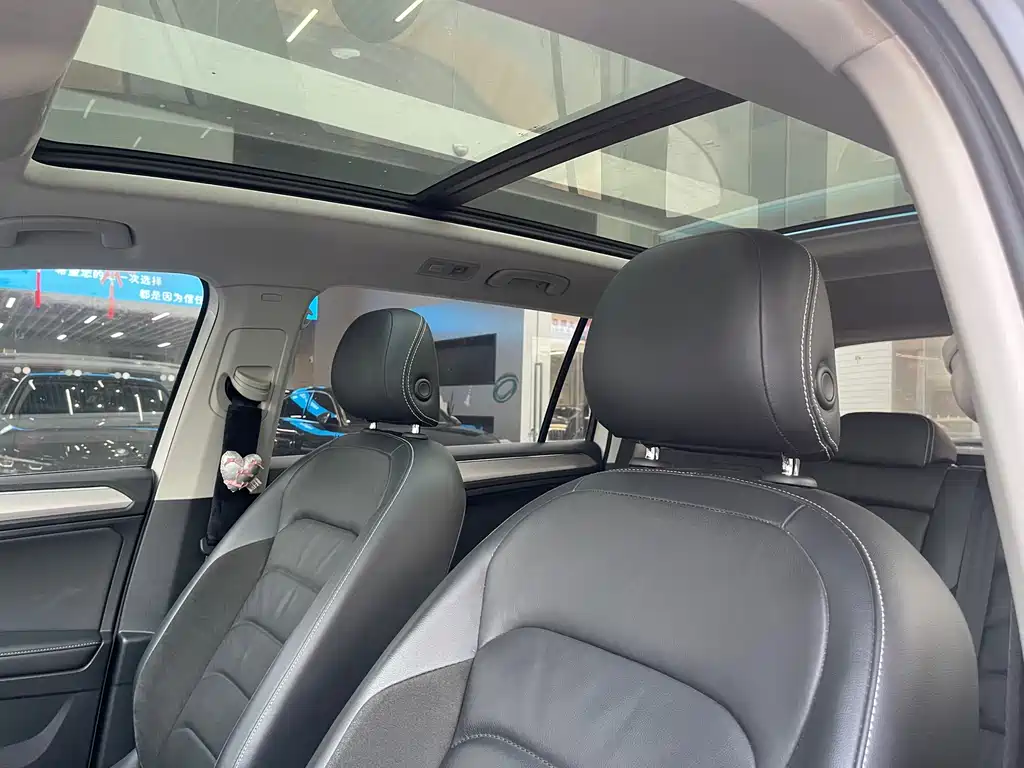 Volkswagen Tiguan L 2020 — фото 10