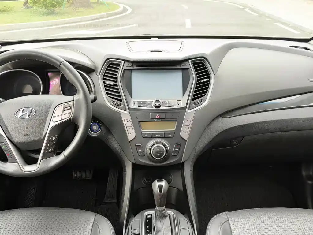Hyundai Santa Fe 2013 — фото 10