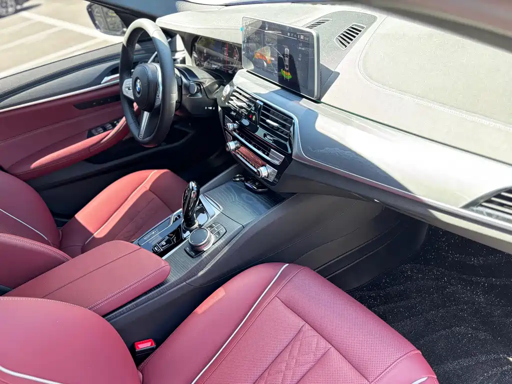 BMW 5 Series 2023 — фото 10