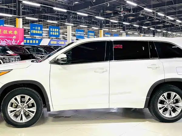 Toyota Highlander 2021