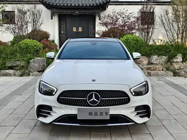 Mercedes-Benz E-Class 2022