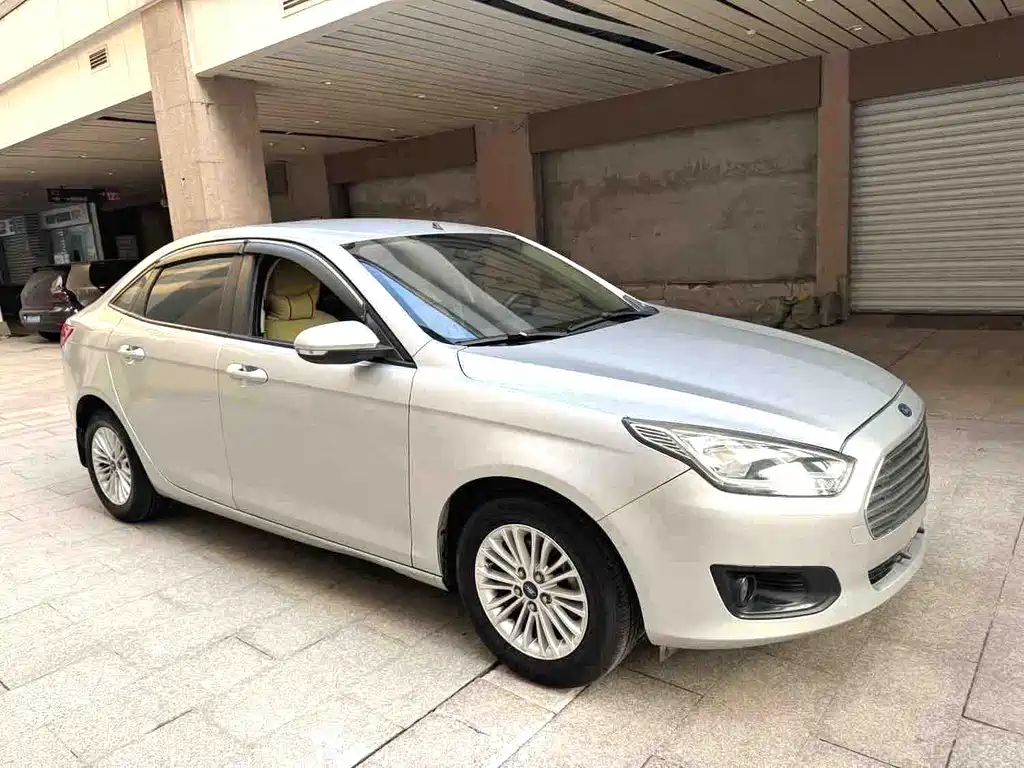 Ford Escort 2015