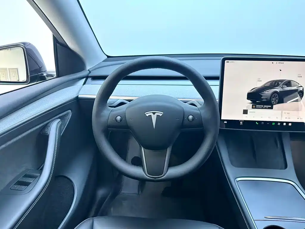 Tesla Model Y 2024 — фото 14