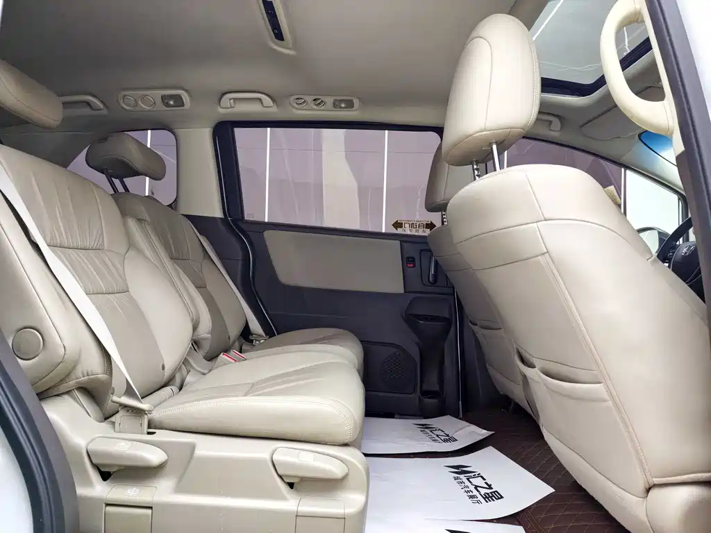 Honda Odyssey 2017 — фото 16