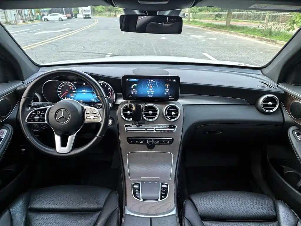 Mercedes-Benz GLC 2020 — фото 15