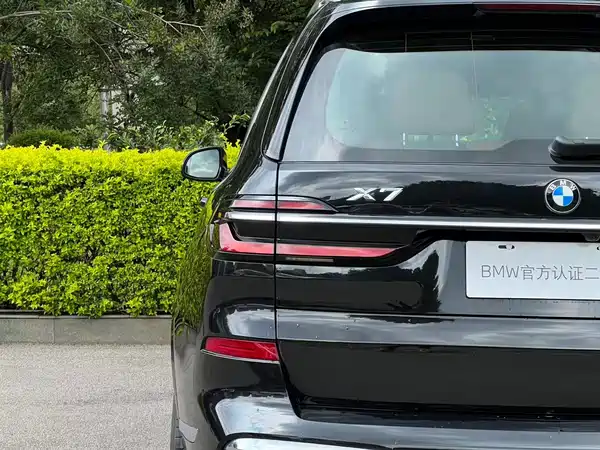 BMW X7 2025