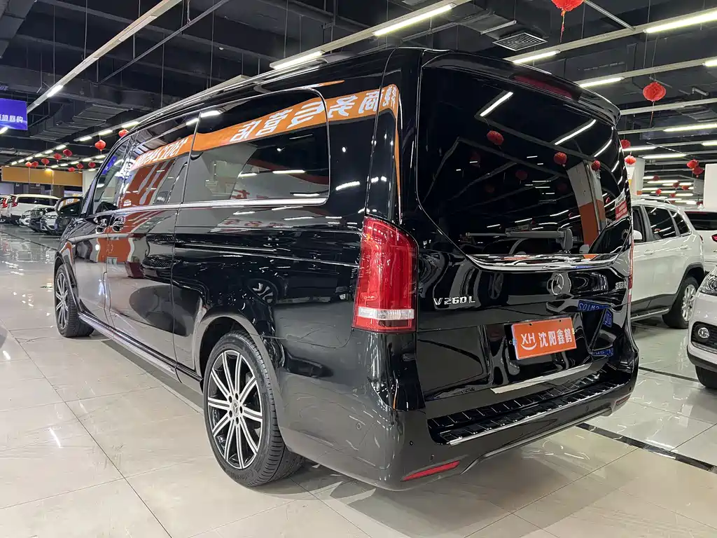 Mercedes-Benz V-Class 2023 — фото 26