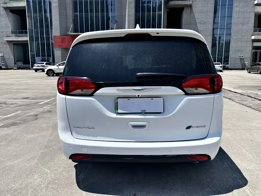 Chrysler Grand Voyager PHEV 2025 — фото 6