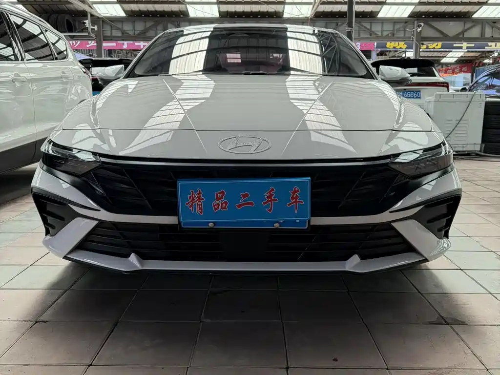 Hyundai Elantra 2023