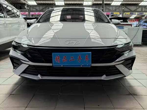Hyundai Elantra 2023