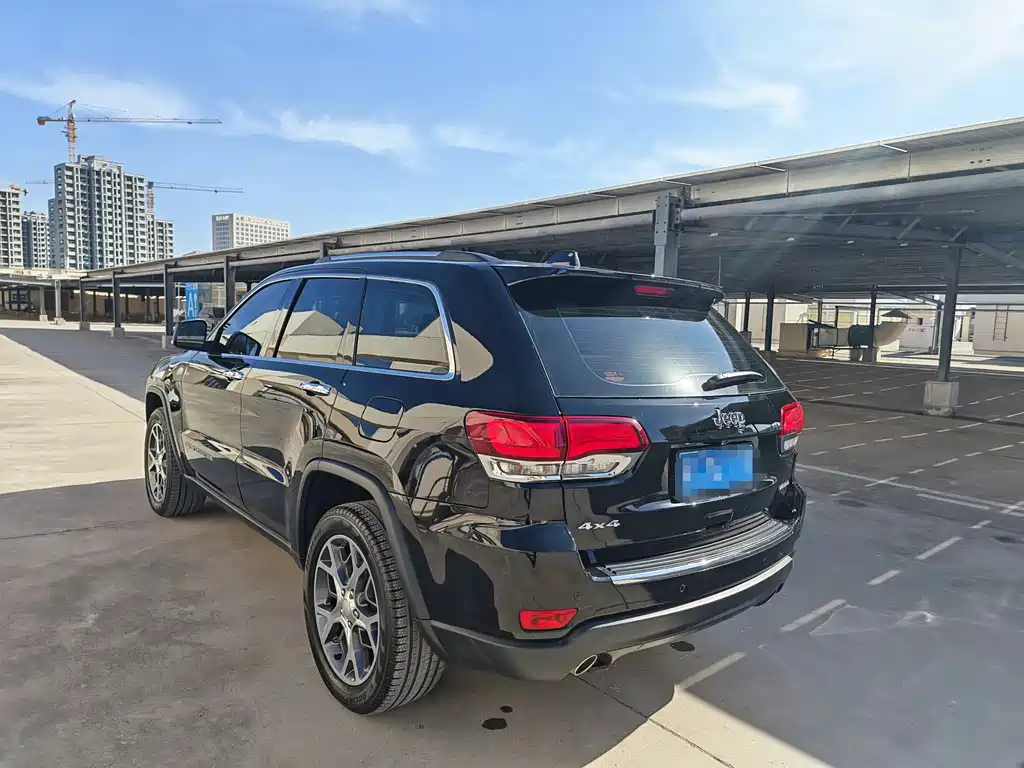 Jeep Grand Cherokee 2021 — фото 21