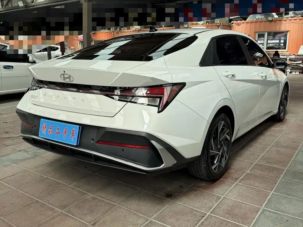 Hyundai Elantra 2023