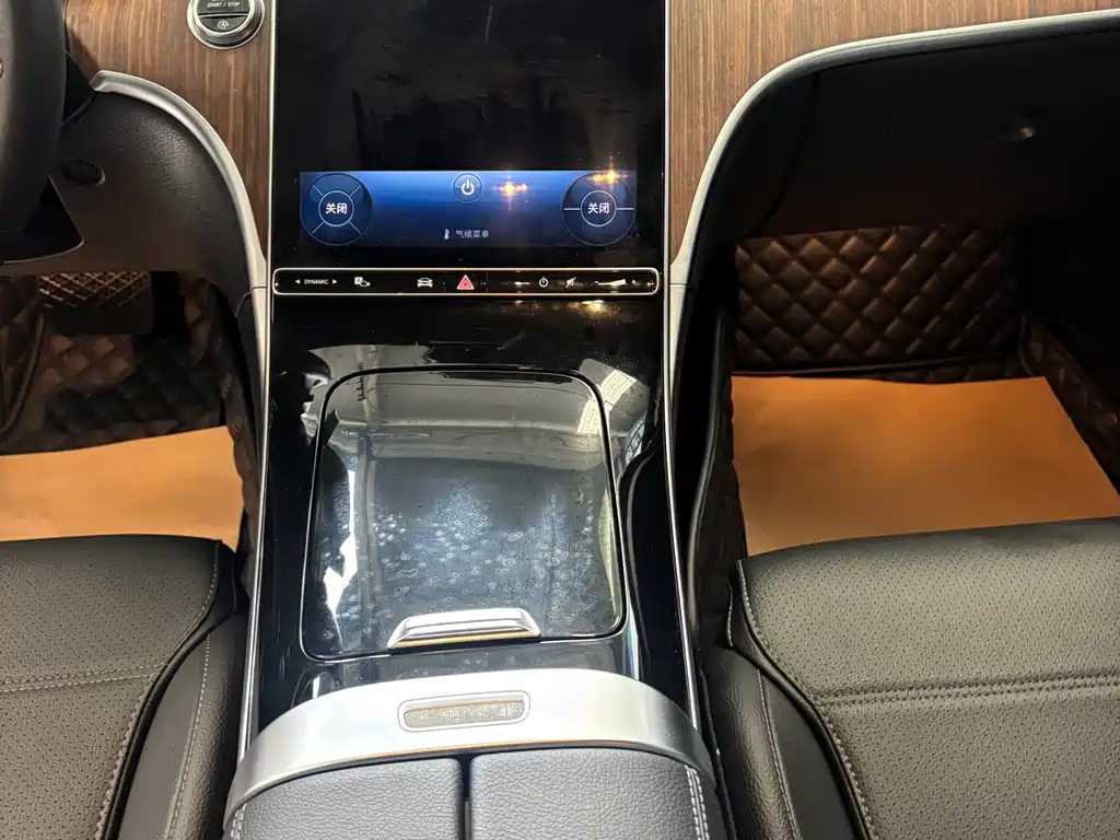 Mercedes-Benz C-Class 2023 — фото 10