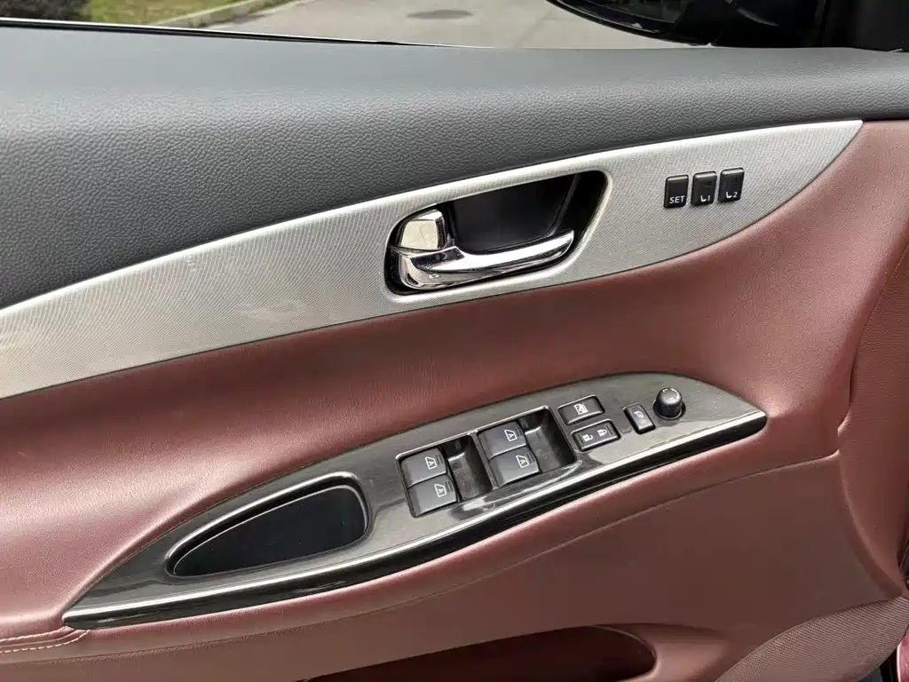 Infiniti QX50 2016 — фото 16