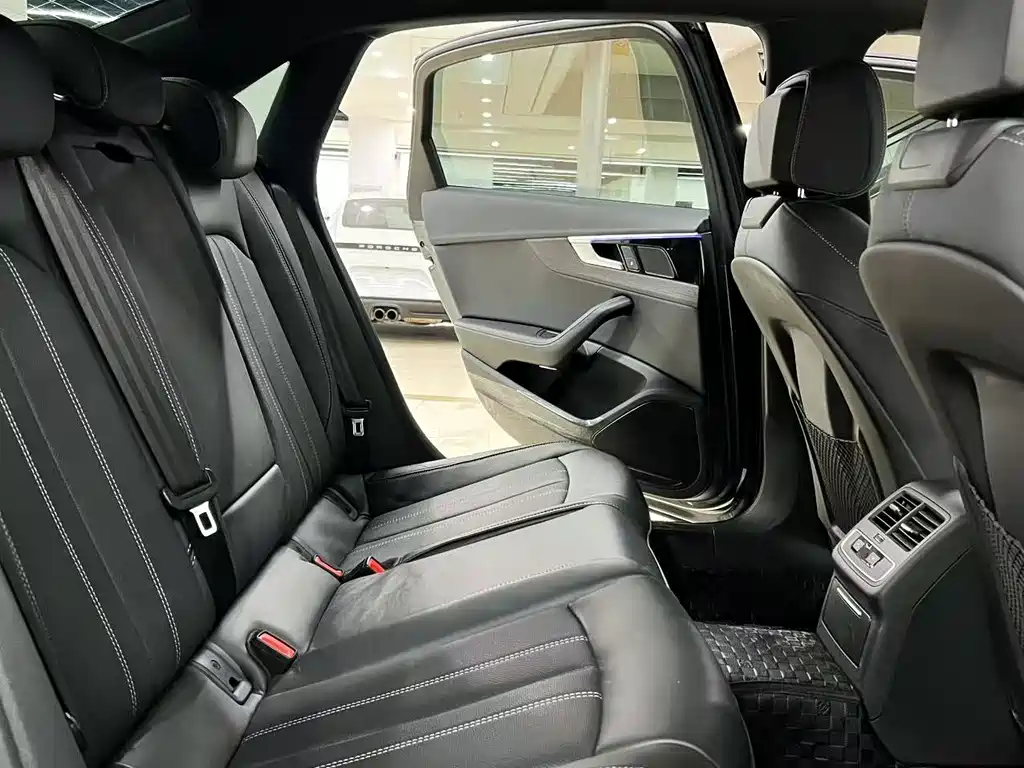 Audi A4L 2023