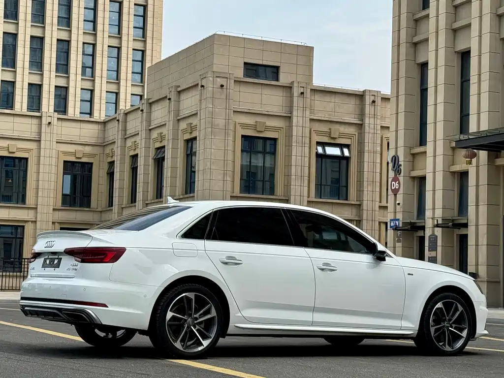 Audi A4L 2019 — фото 7