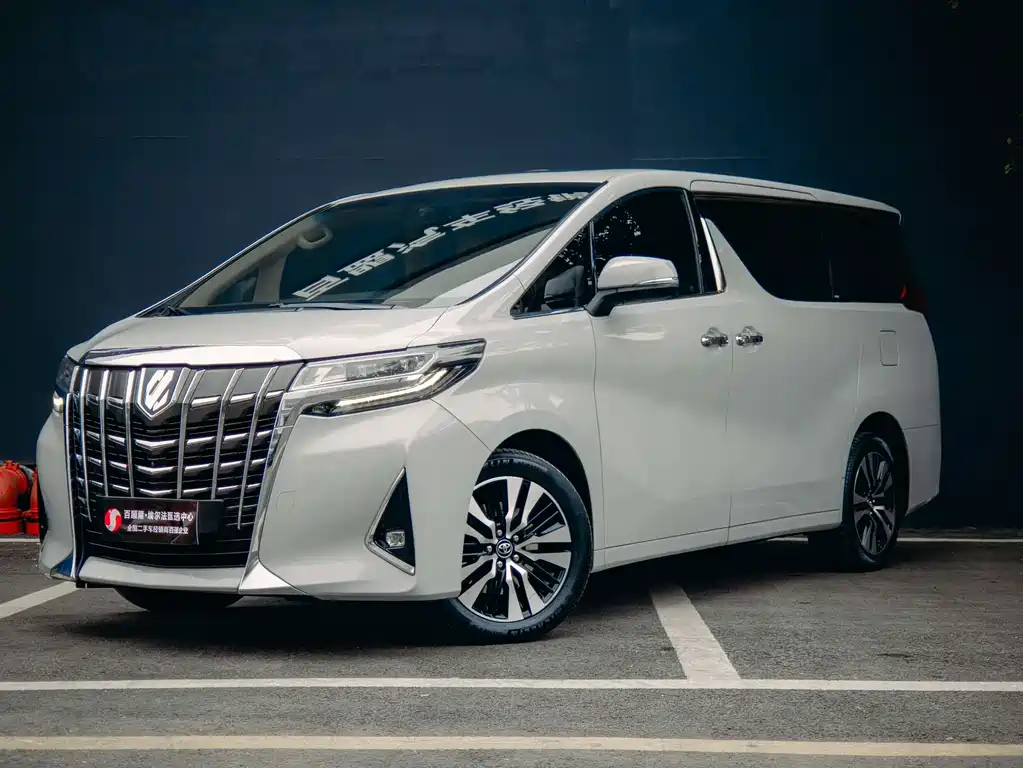 Toyota Alphard 2018 — фото 1