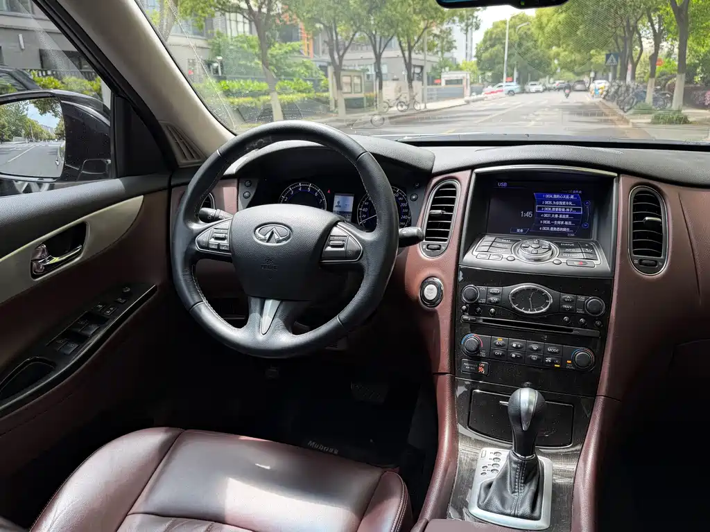 Infiniti QX50 2016 — фото 15